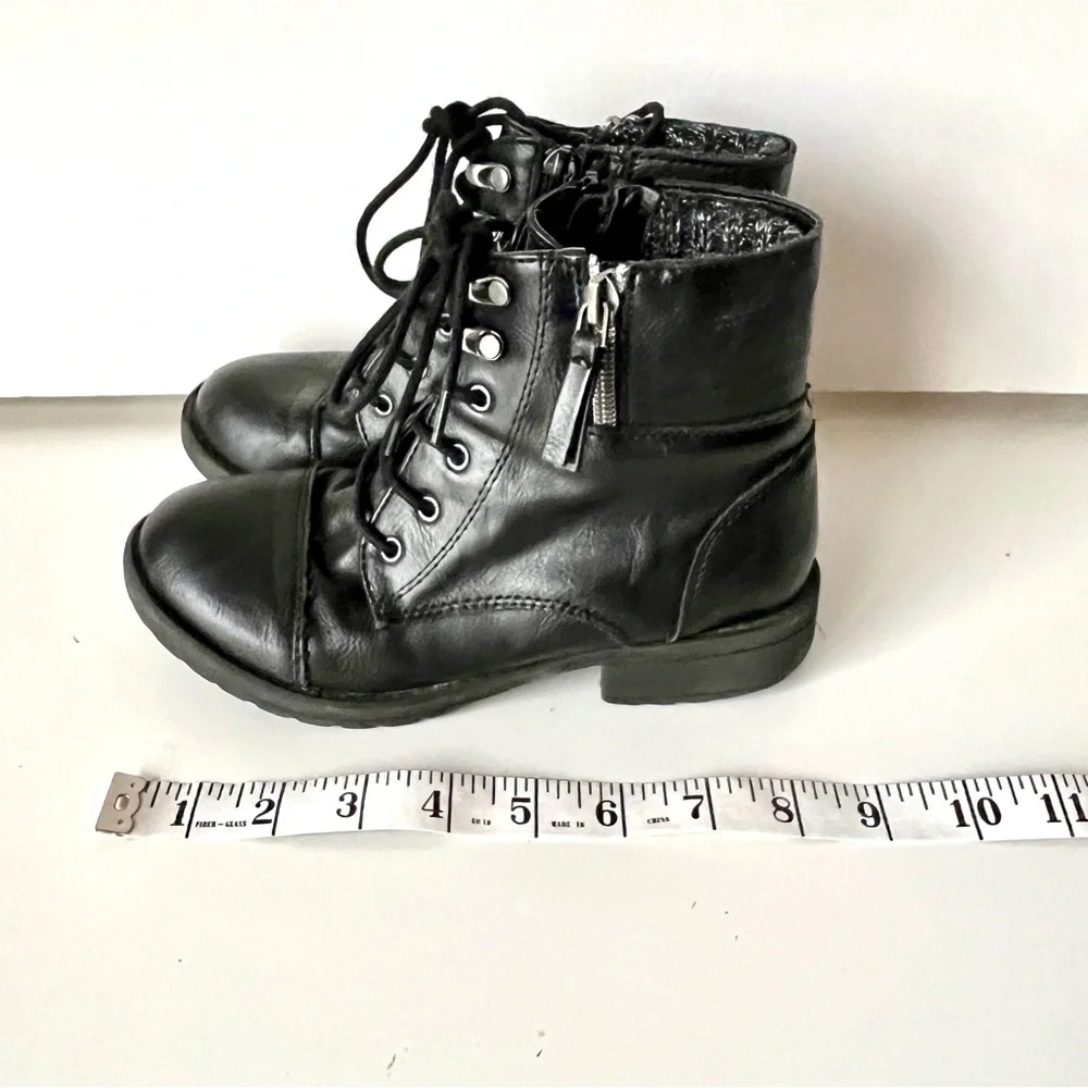 STEVE MADDEN Girl’s Black Taysley Combat Moto Boots—SZ. 2